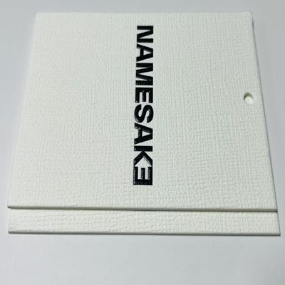 เครื่องแต่งกายที่เขียนได้ เสื้อผ้าแขวน Tag 280gsm บริสตอล บอร์ด สําหรับการค้าปลีก